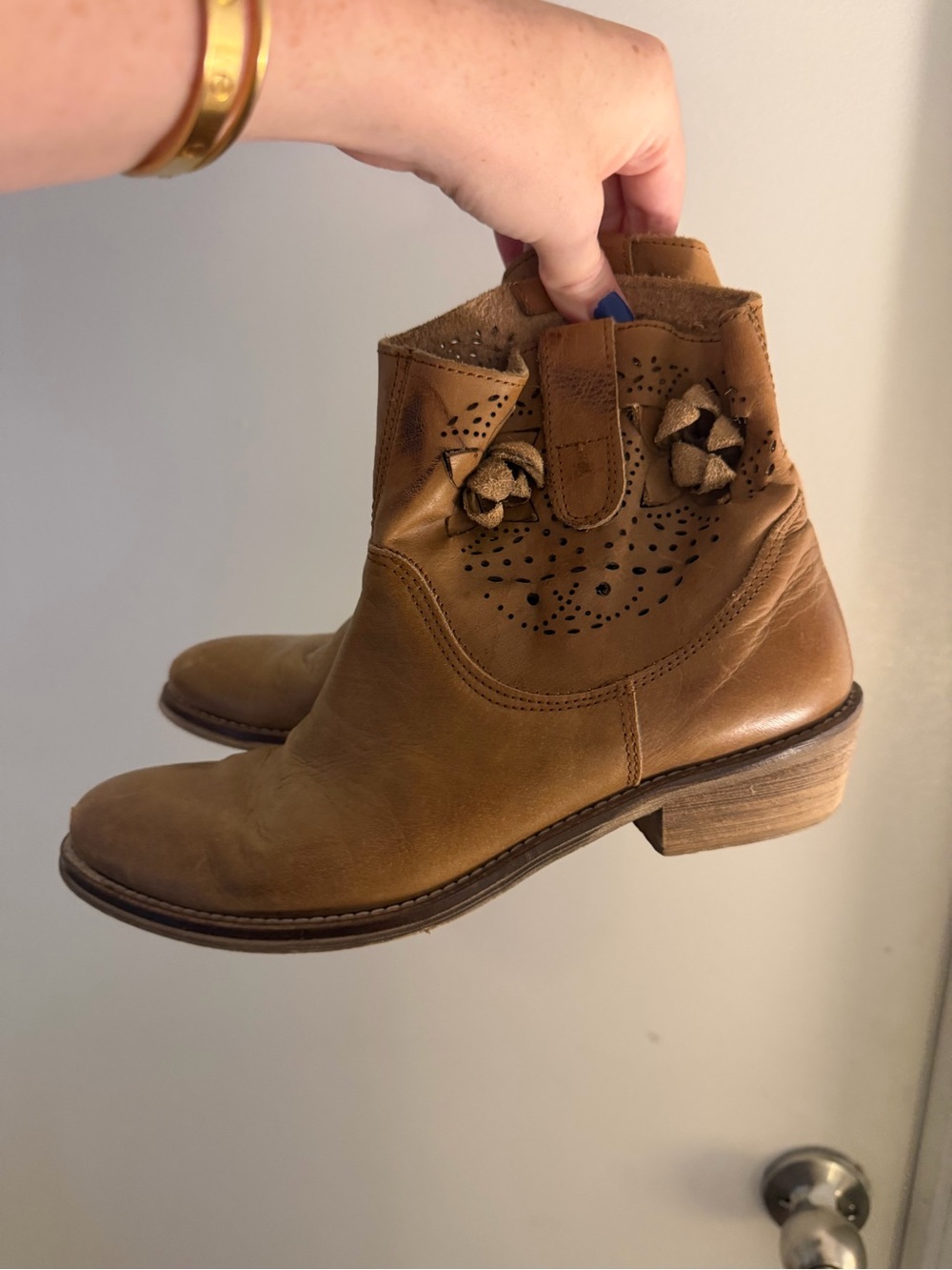 Vera Gomma Women's Tan Leather Ankle Boots with Decorative Cutouts